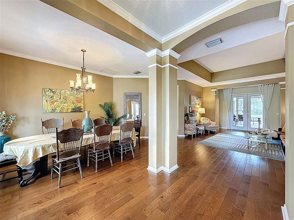 En Venta: $769,000 (4 camas, 4 baños, 4142 Pies cuadrados)