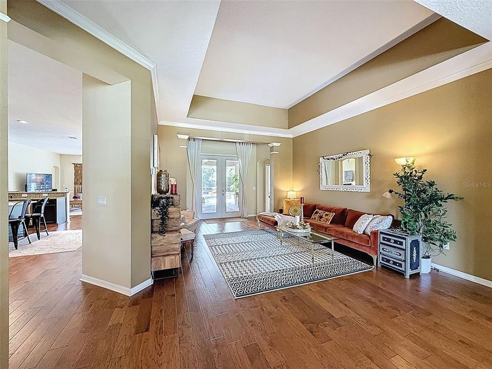 En Venta: $769,000 (4 camas, 4 baños, 4142 Pies cuadrados)