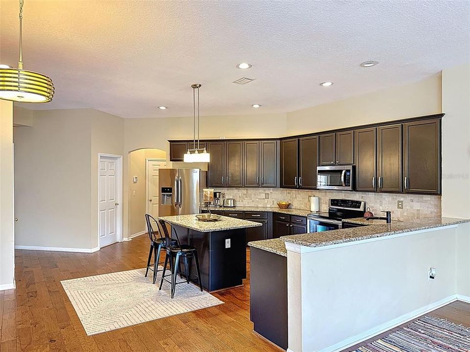 En Venta: $769,000 (4 camas, 4 baños, 4142 Pies cuadrados)