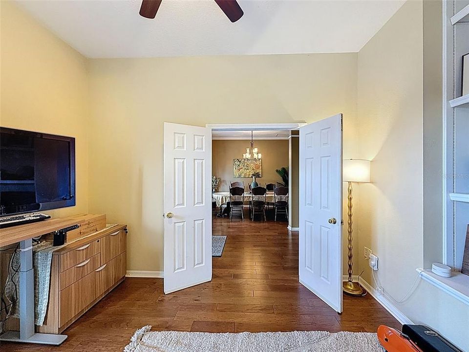 En Venta: $769,000 (4 camas, 4 baños, 4142 Pies cuadrados)