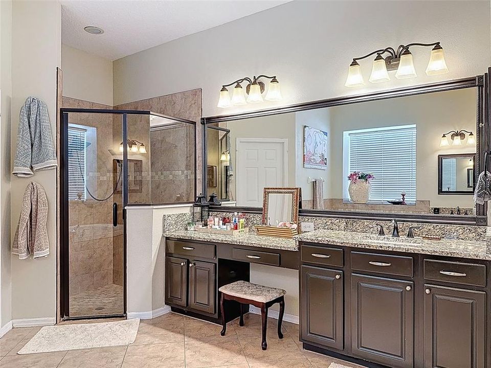 En Venta: $769,000 (4 camas, 4 baños, 4142 Pies cuadrados)