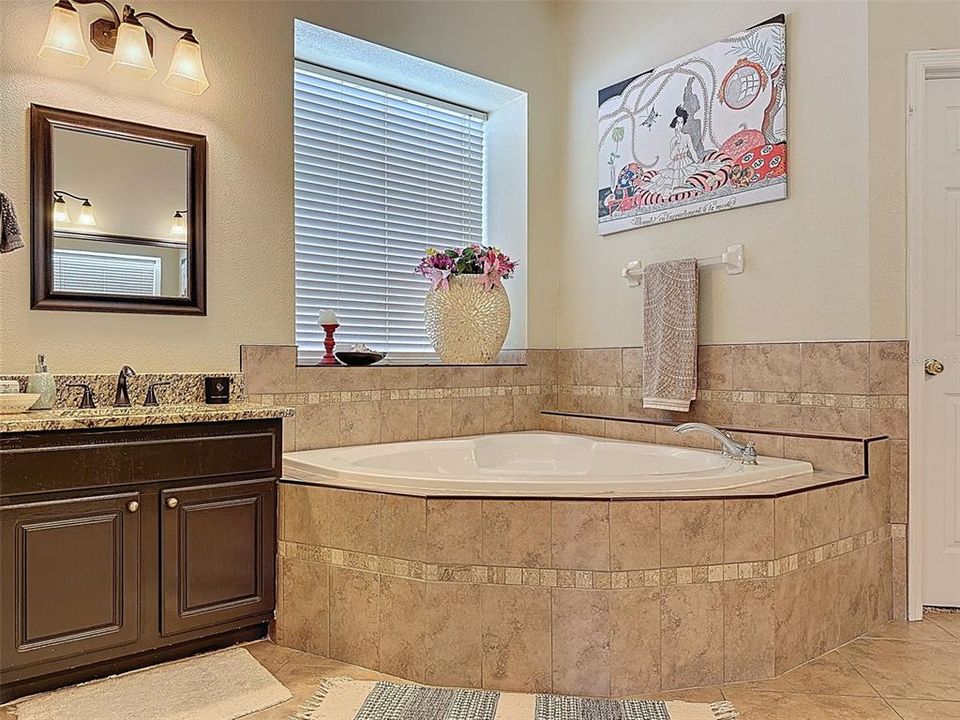 En Venta: $769,000 (4 camas, 4 baños, 4142 Pies cuadrados)