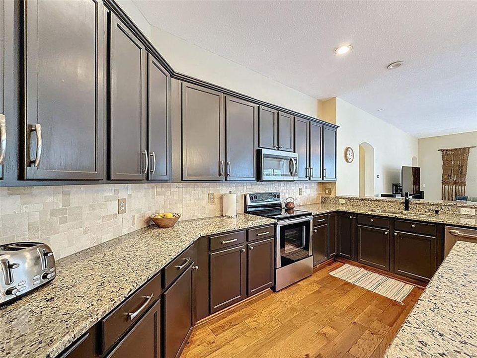 En Venta: $769,000 (4 camas, 4 baños, 4142 Pies cuadrados)