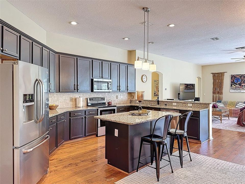 En Venta: $769,000 (4 camas, 4 baños, 4142 Pies cuadrados)