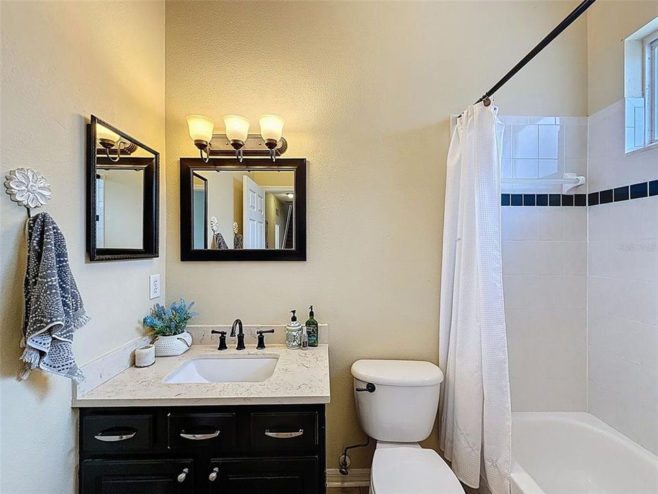 En Venta: $769,000 (4 camas, 4 baños, 4142 Pies cuadrados)