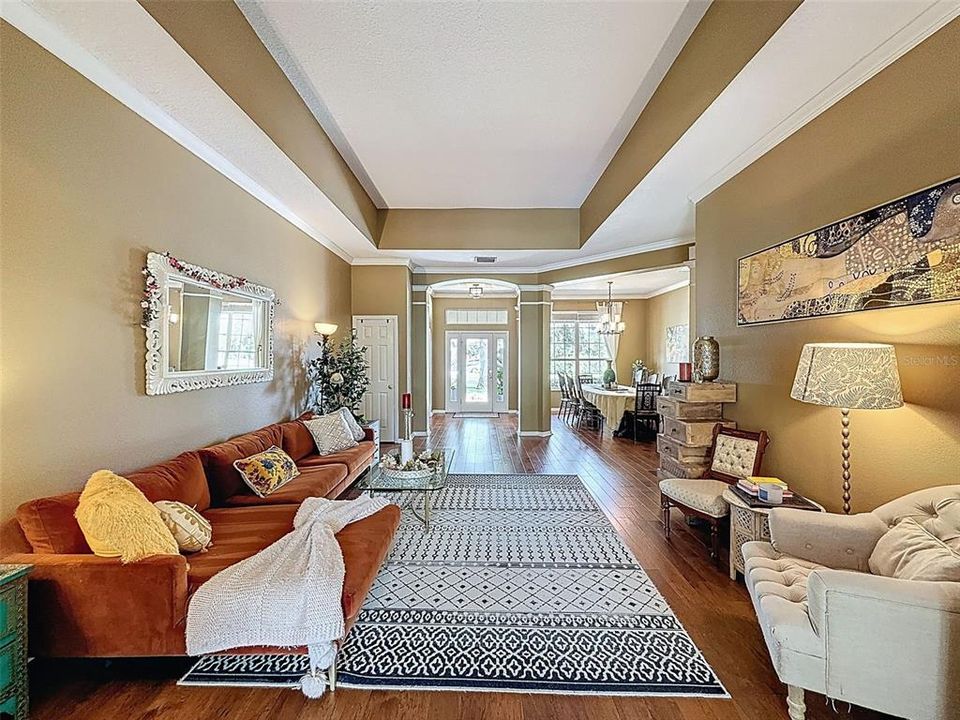 En Venta: $769,000 (4 camas, 4 baños, 4142 Pies cuadrados)