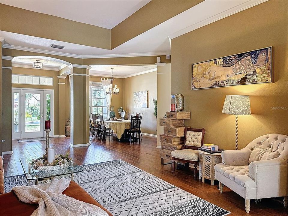 En Venta: $769,000 (4 camas, 4 baños, 4142 Pies cuadrados)