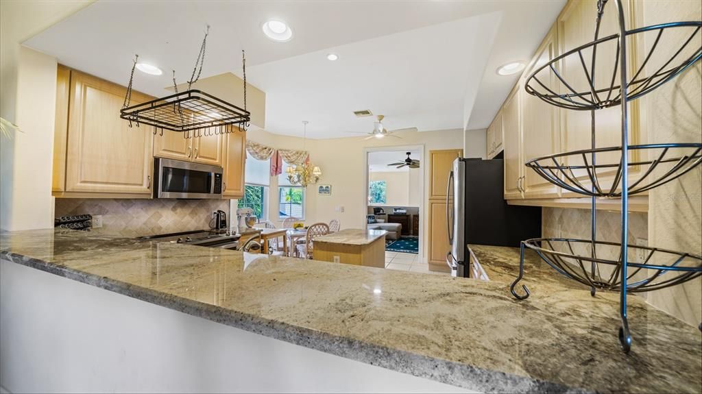 На продажу: $799,900 (3 спален, 3 ванн, 2494 Квадратных фут)