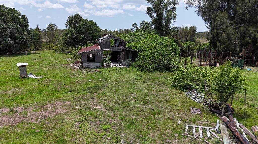 待售: $1,050,000 (32.81 acres)