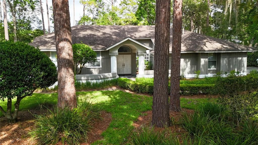 For Sale: $800,000 (6 beds, 3 baths, 4351 Square Feet)