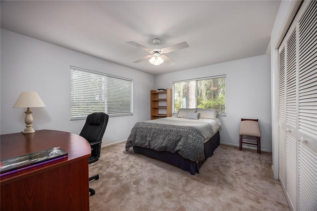 For Sale: $800,000 (6 beds, 3 baths, 4351 Square Feet)