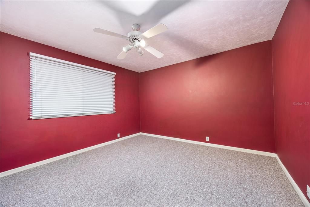 For Sale: $800,000 (6 beds, 3 baths, 4351 Square Feet)