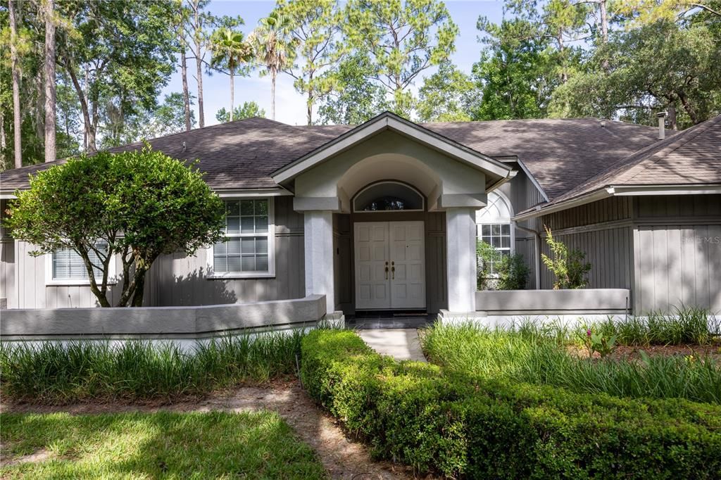 For Sale: $800,000 (6 beds, 3 baths, 4351 Square Feet)