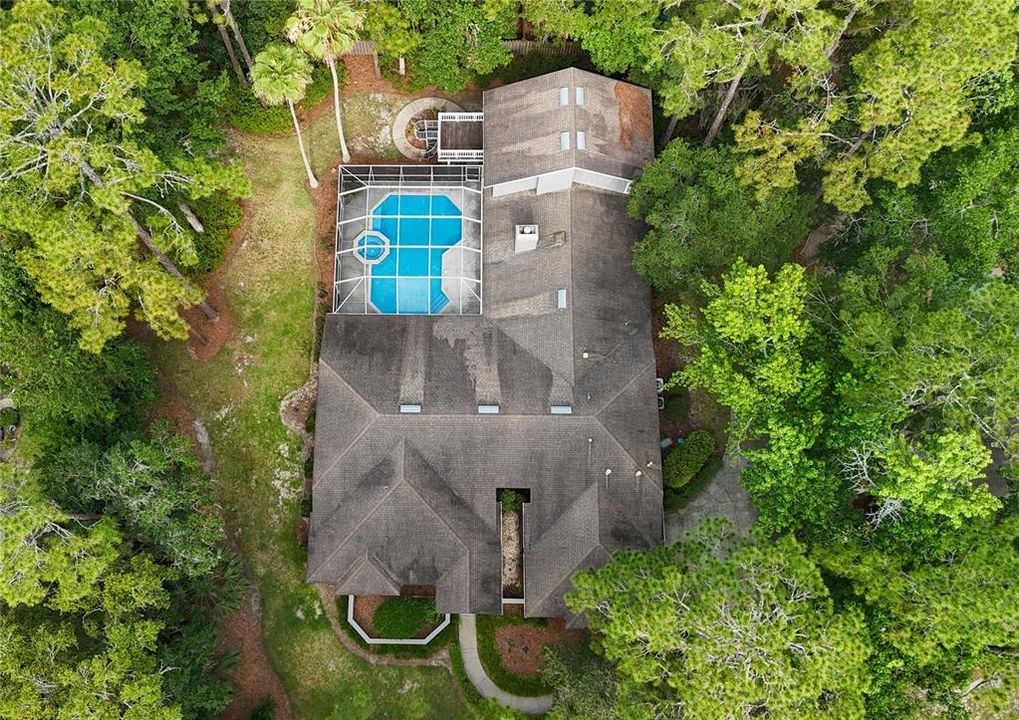 For Sale: $800,000 (6 beds, 3 baths, 4351 Square Feet)