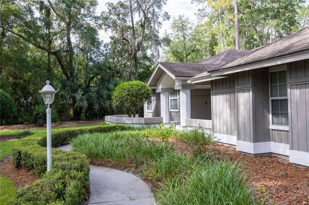 For Sale: $800,000 (6 beds, 3 baths, 4351 Square Feet)