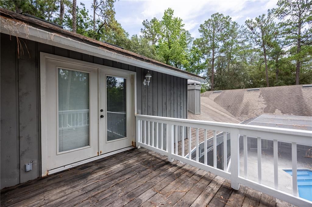 For Sale: $800,000 (6 beds, 3 baths, 4351 Square Feet)