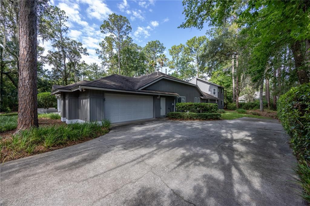 For Sale: $800,000 (6 beds, 3 baths, 4351 Square Feet)