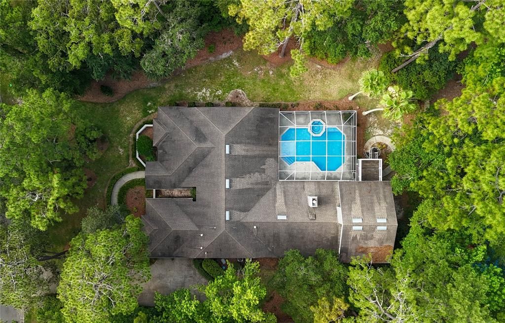 For Sale: $800,000 (6 beds, 3 baths, 4351 Square Feet)