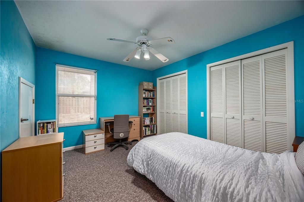 For Sale: $800,000 (6 beds, 3 baths, 4351 Square Feet)