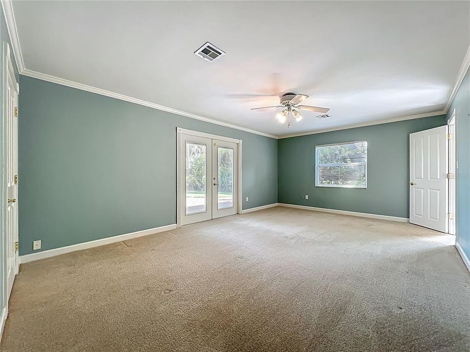 En Venta: $1,125,000 (4 camas, 3 baños, 2924 Pies cuadrados)