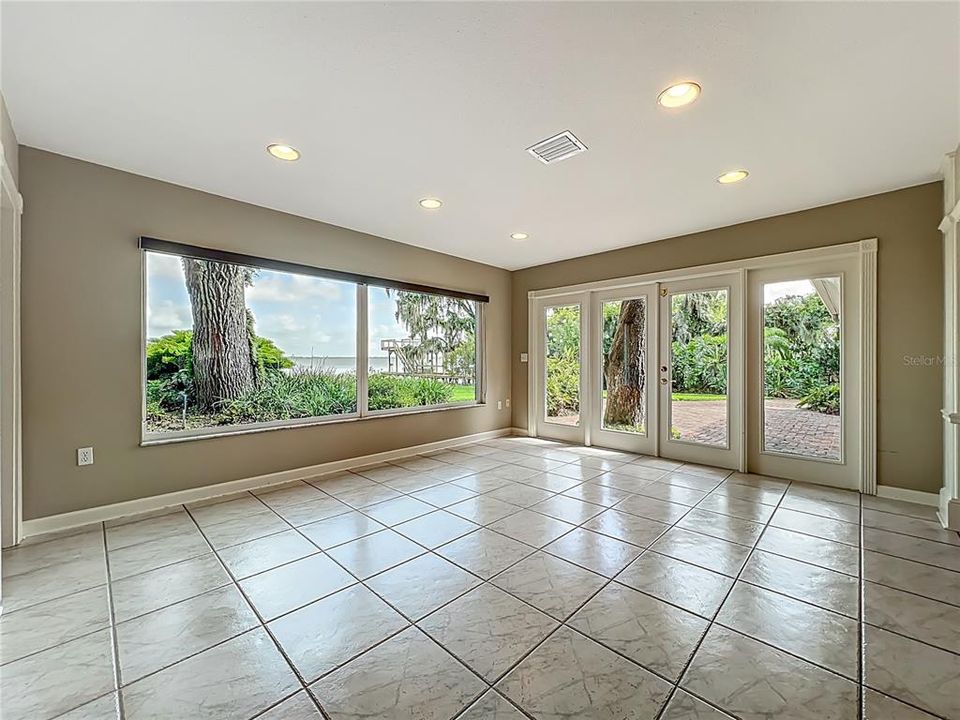 En Venta: $1,125,000 (4 camas, 3 baños, 2924 Pies cuadrados)