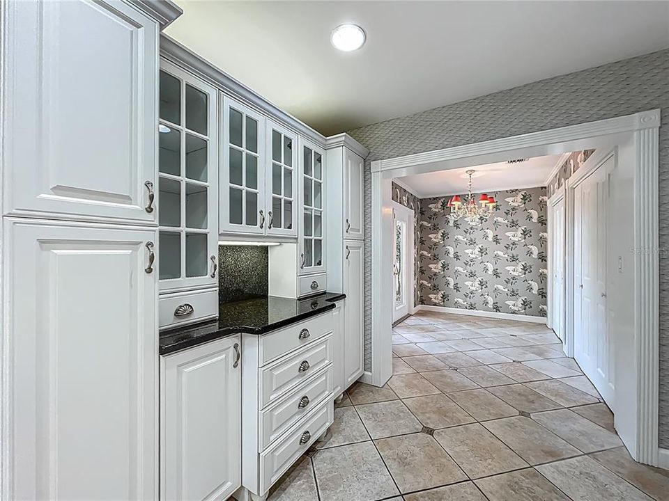 En Venta: $1,125,000 (4 camas, 3 baños, 2924 Pies cuadrados)