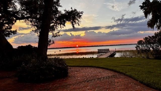 En Venta: $1,125,000 (4 camas, 3 baños, 2924 Pies cuadrados)