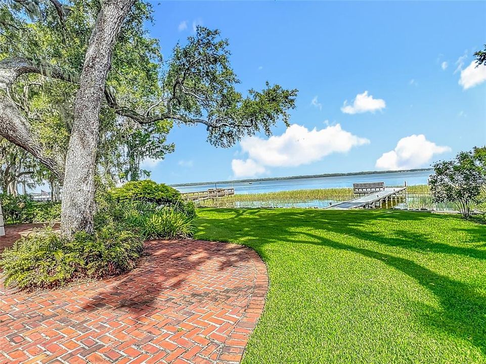 En Venta: $1,125,000 (4 camas, 3 baños, 2924 Pies cuadrados)