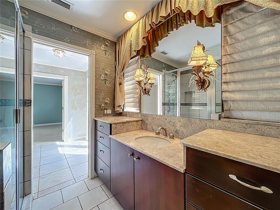 En Venta: $1,125,000 (4 camas, 3 baños, 2924 Pies cuadrados)