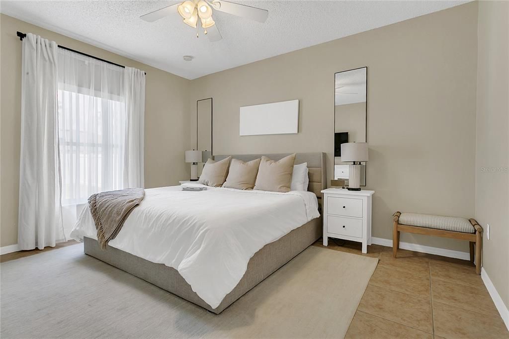 Под контрактом: $275,000 (4 спален, 2 ванн, 1744 Квадратных фут)