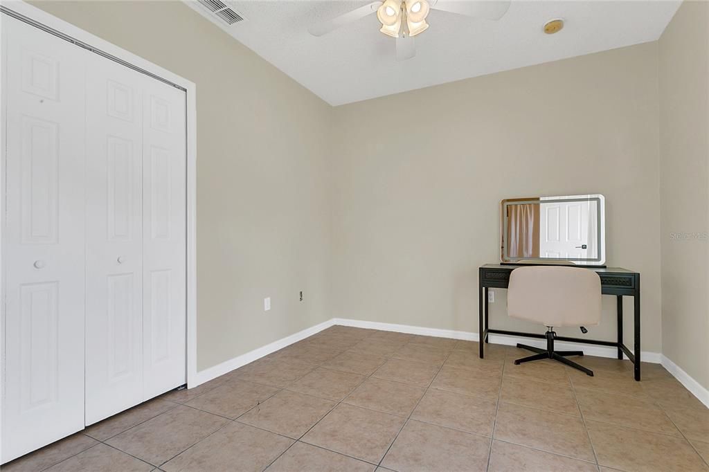 Под контрактом: $275,000 (4 спален, 2 ванн, 1744 Квадратных фут)