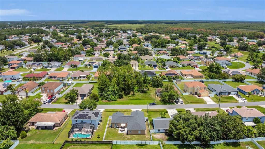 Под контрактом: $275,000 (4 спален, 2 ванн, 1744 Квадратных фут)