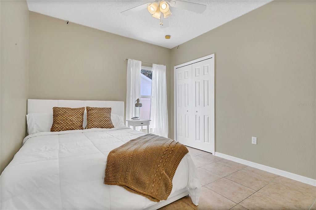 Под контрактом: $275,000 (4 спален, 2 ванн, 1744 Квадратных фут)