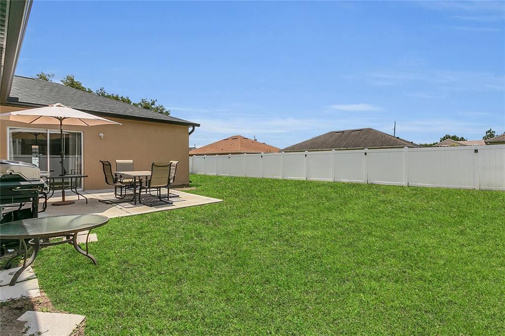 Под контрактом: $275,000 (4 спален, 2 ванн, 1744 Квадратных фут)