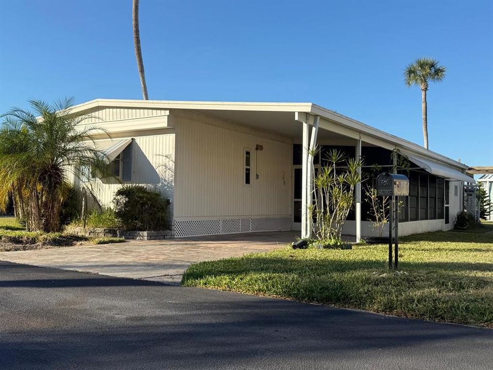 For Sale: $49,900 (2 beds, 2 baths, 840 Square Feet)