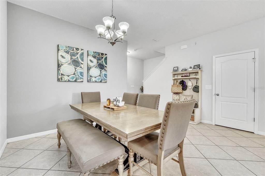 На продажу: $425,000 (4 спален, 2 ванн, 2445 Квадратных фут)