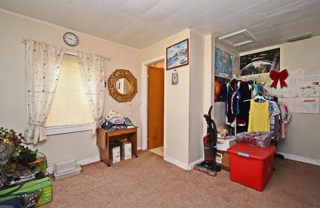 На продажу: $395,000 (3 спален, 1 ванн, 2000 Квадратных фут)