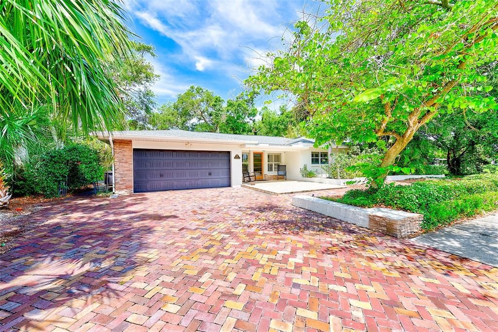 На продажу: $1,099,995 (3 спален, 2 ванн, 2282 Квадратных фут)