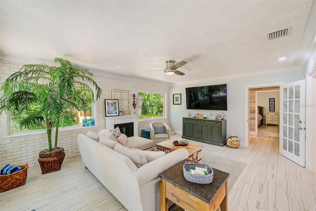 На продажу: $1,099,995 (3 спален, 2 ванн, 2282 Квадратных фут)