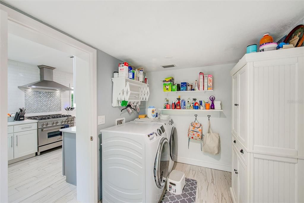 На продажу: $1,099,995 (3 спален, 2 ванн, 2282 Квадратных фут)