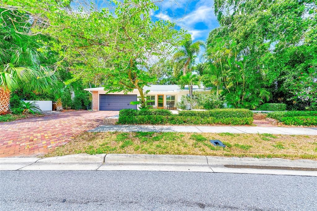 На продажу: $1,099,995 (3 спален, 2 ванн, 2282 Квадратных фут)