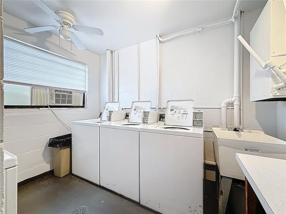 Active With Contract: $114,500 (1 beds, 1 baths, 840 Square Feet)