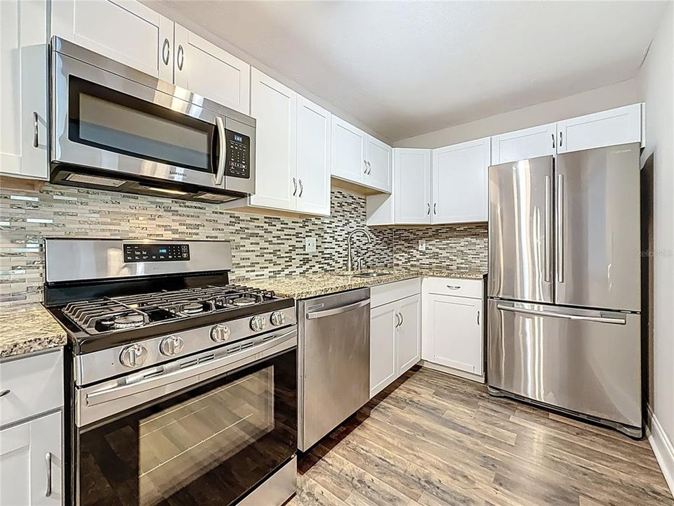 Active With Contract: $114,500 (1 beds, 1 baths, 840 Square Feet)