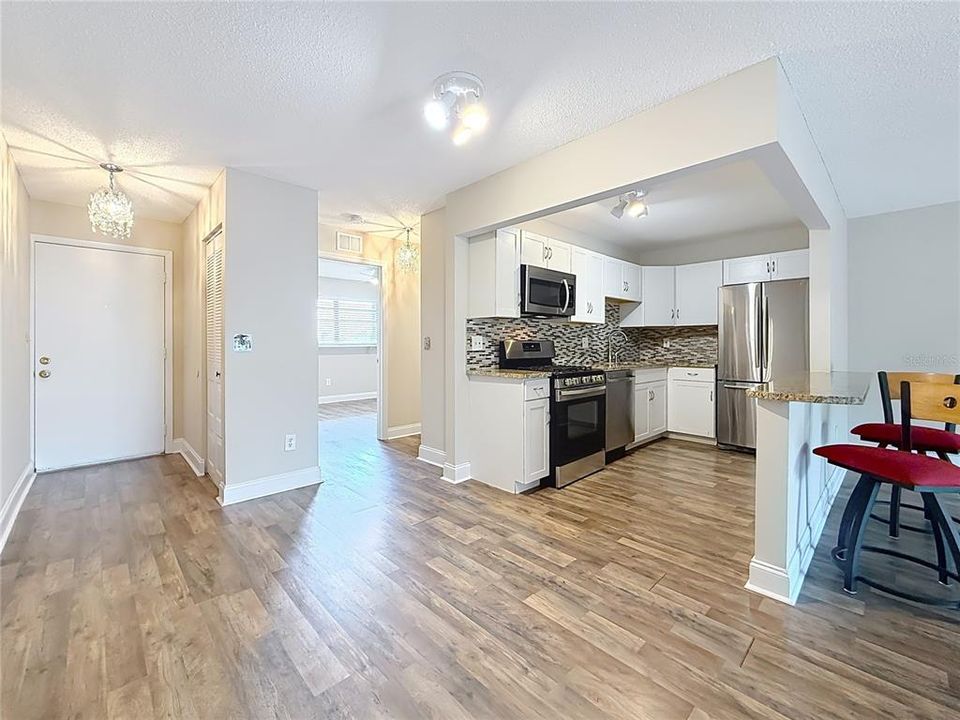 Active With Contract: $114,500 (1 beds, 1 baths, 840 Square Feet)
