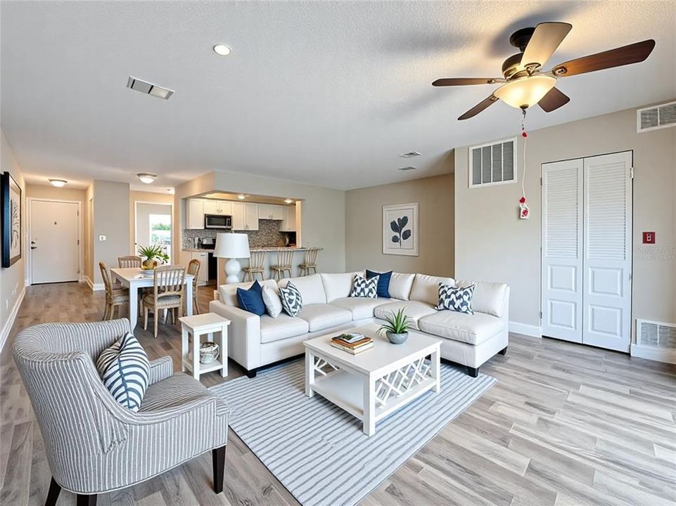 Active With Contract: $114,500 (1 beds, 1 baths, 840 Square Feet)