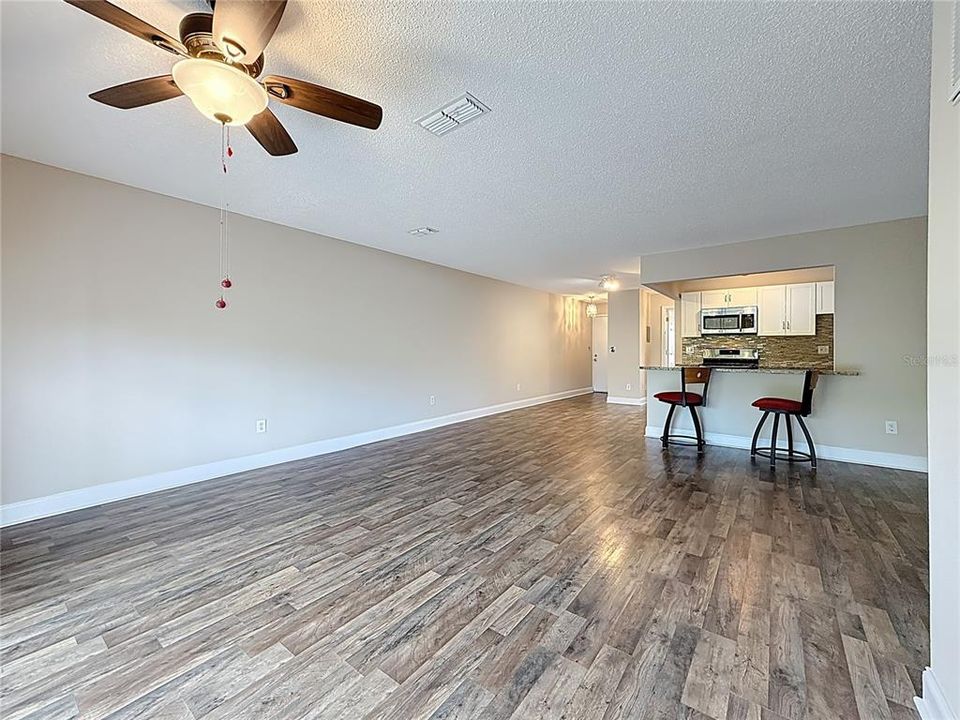 Active With Contract: $114,500 (1 beds, 1 baths, 840 Square Feet)