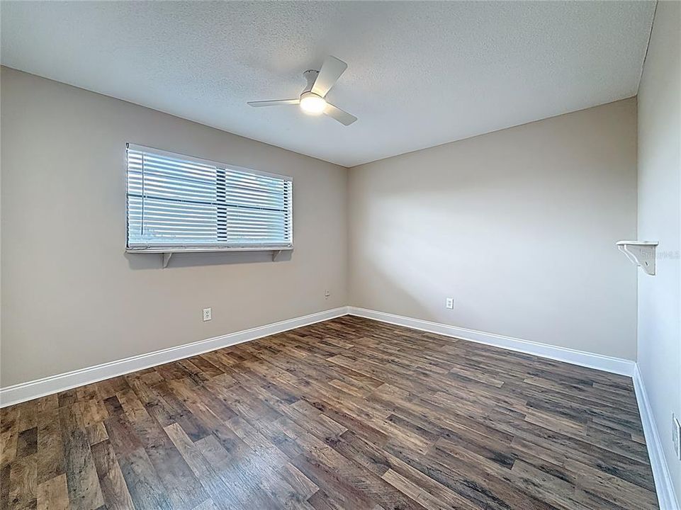 Active With Contract: $114,500 (1 beds, 1 baths, 840 Square Feet)