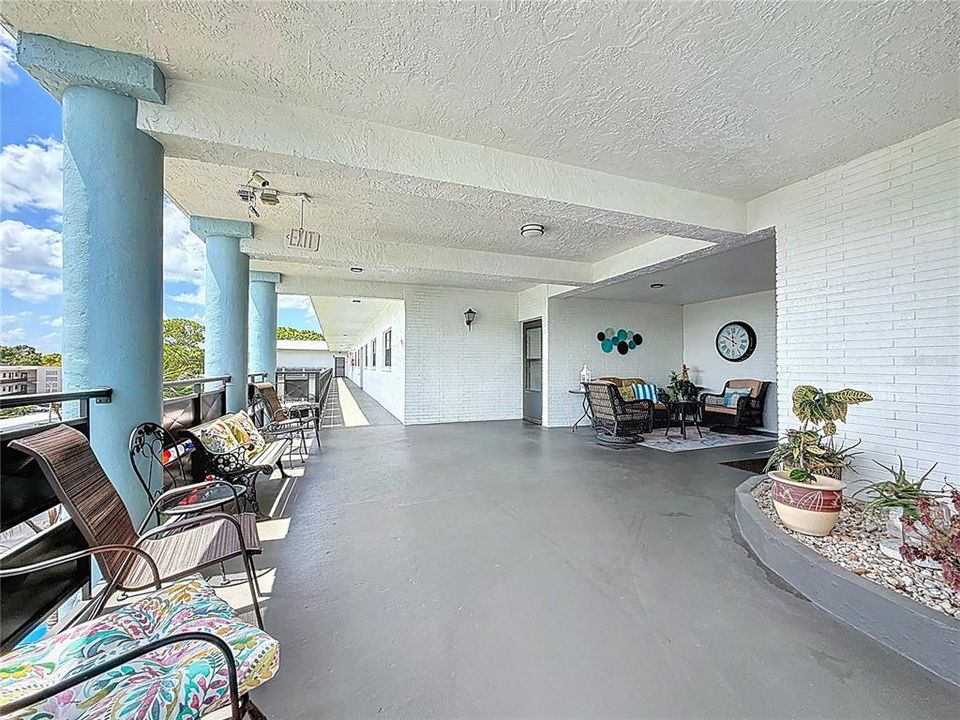 Active With Contract: $114,500 (1 beds, 1 baths, 840 Square Feet)