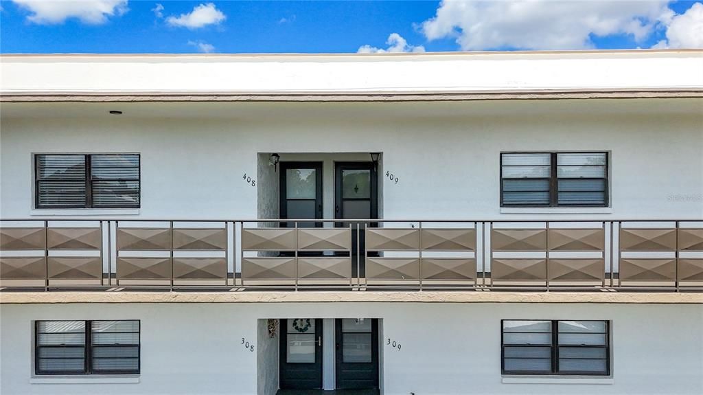 Active With Contract: $114,500 (1 beds, 1 baths, 840 Square Feet)