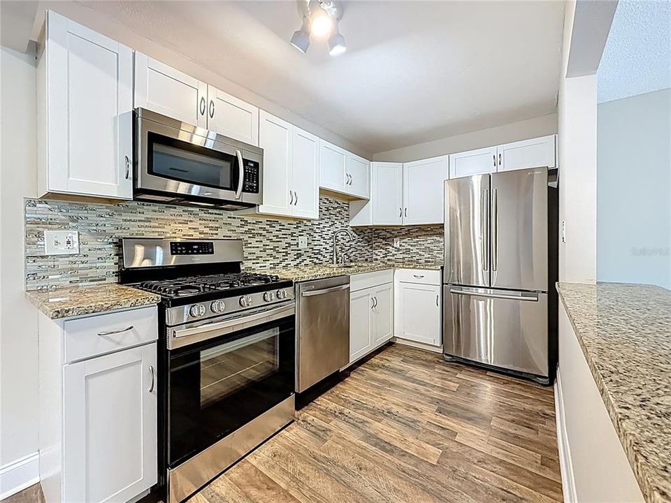 Active With Contract: $114,500 (1 beds, 1 baths, 840 Square Feet)
